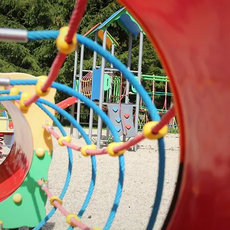 Demian 샬레 데마노브스카돌리나