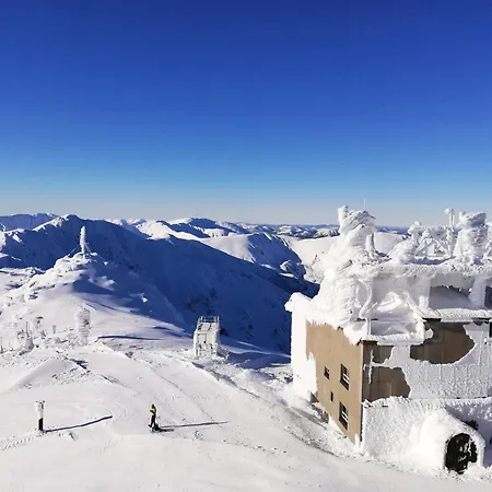 Demian 샬레 데마노브스카돌리나